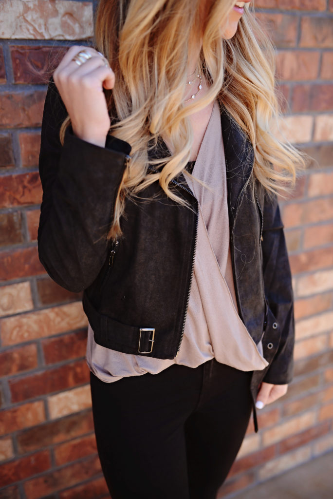 easy transitional look | faux suede moto jacket | sale finds | winter sale | kendra scott | spring collection kendra scott | shein top | how to wear black and blush