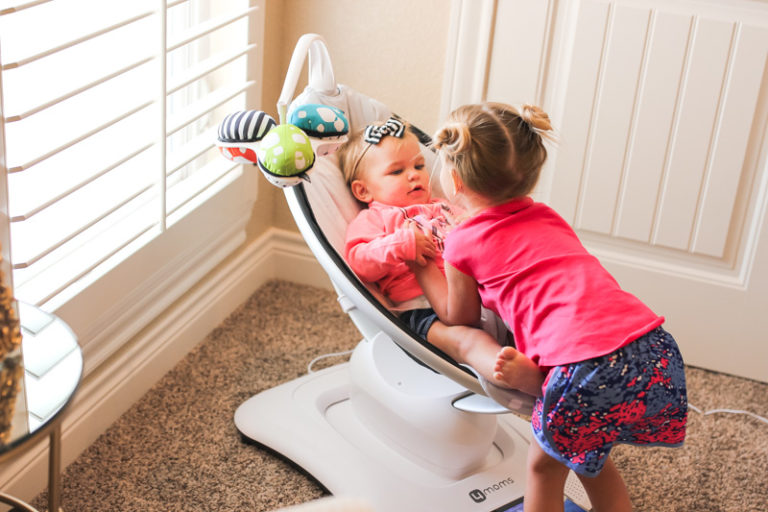 7 Ways to Soothe a Fussy Baby (Featuring mamaRoo Baby Swing) Ashlee Nichols