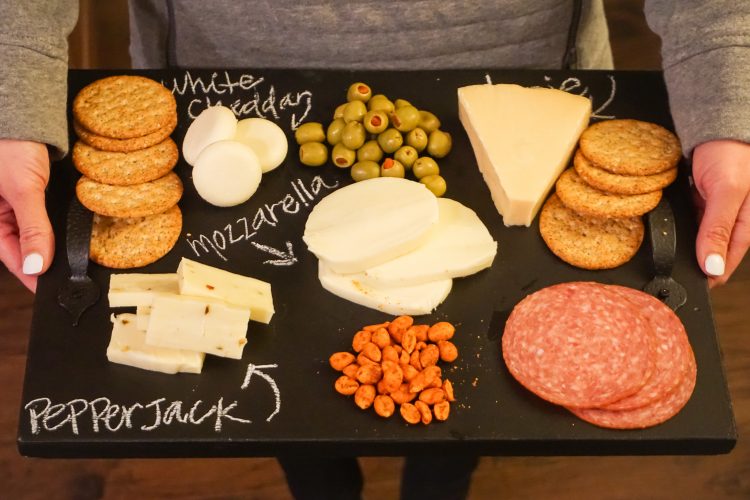 Easy DIY Chalkboard Serving Tray to serve for super bowl snacks cheese tray with olives (sponsored: https://ooh.li/ac3daf1)