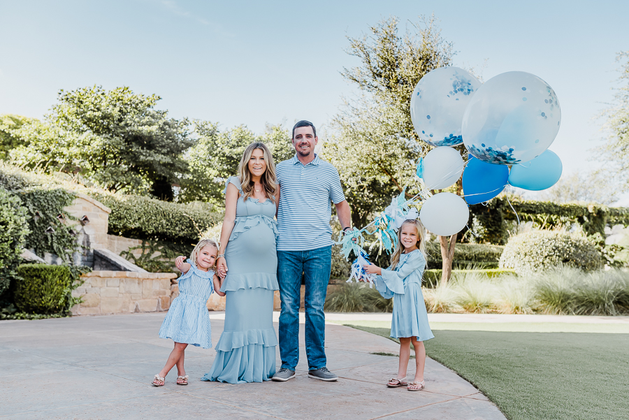IDEAS FOR GENDER REVEAL PHOTO SHOOT