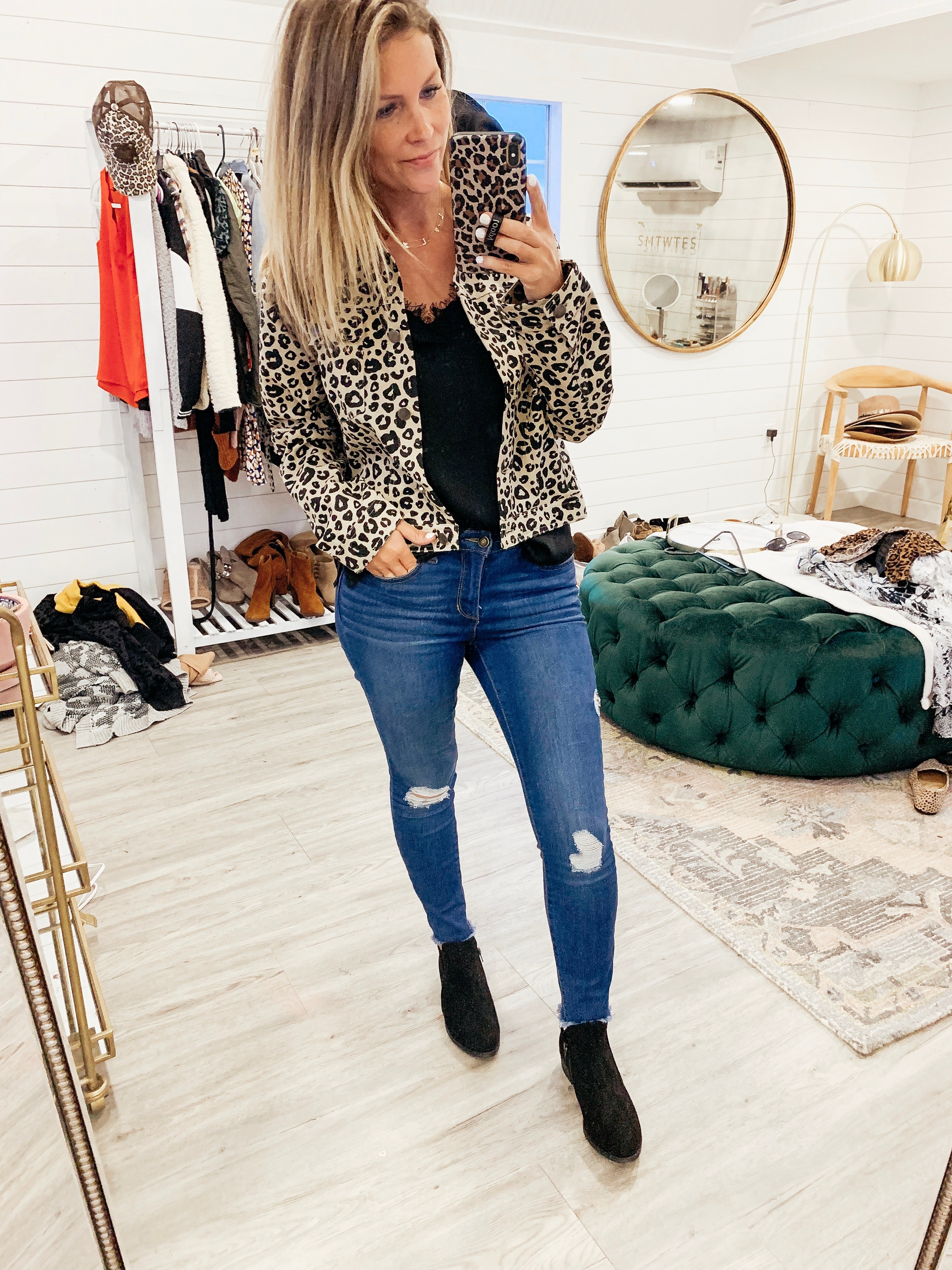 Life & Style Blogger Ashle Nichols shares her favorite fall fashion trends from Walmart that are versatile and affordable.