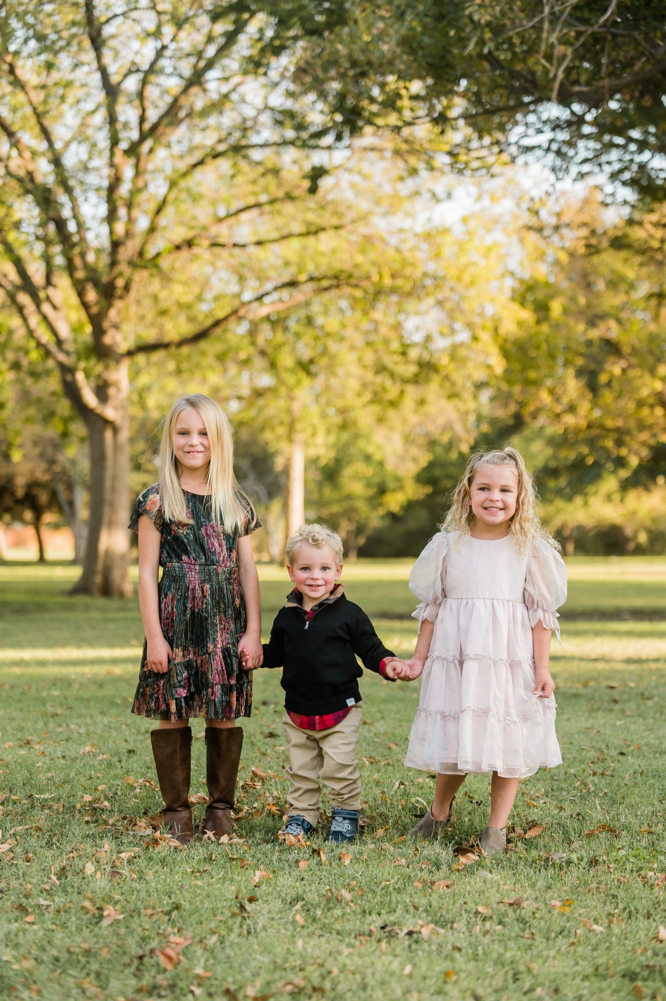 family-photo-outfit-ideas-ashlee-nichols